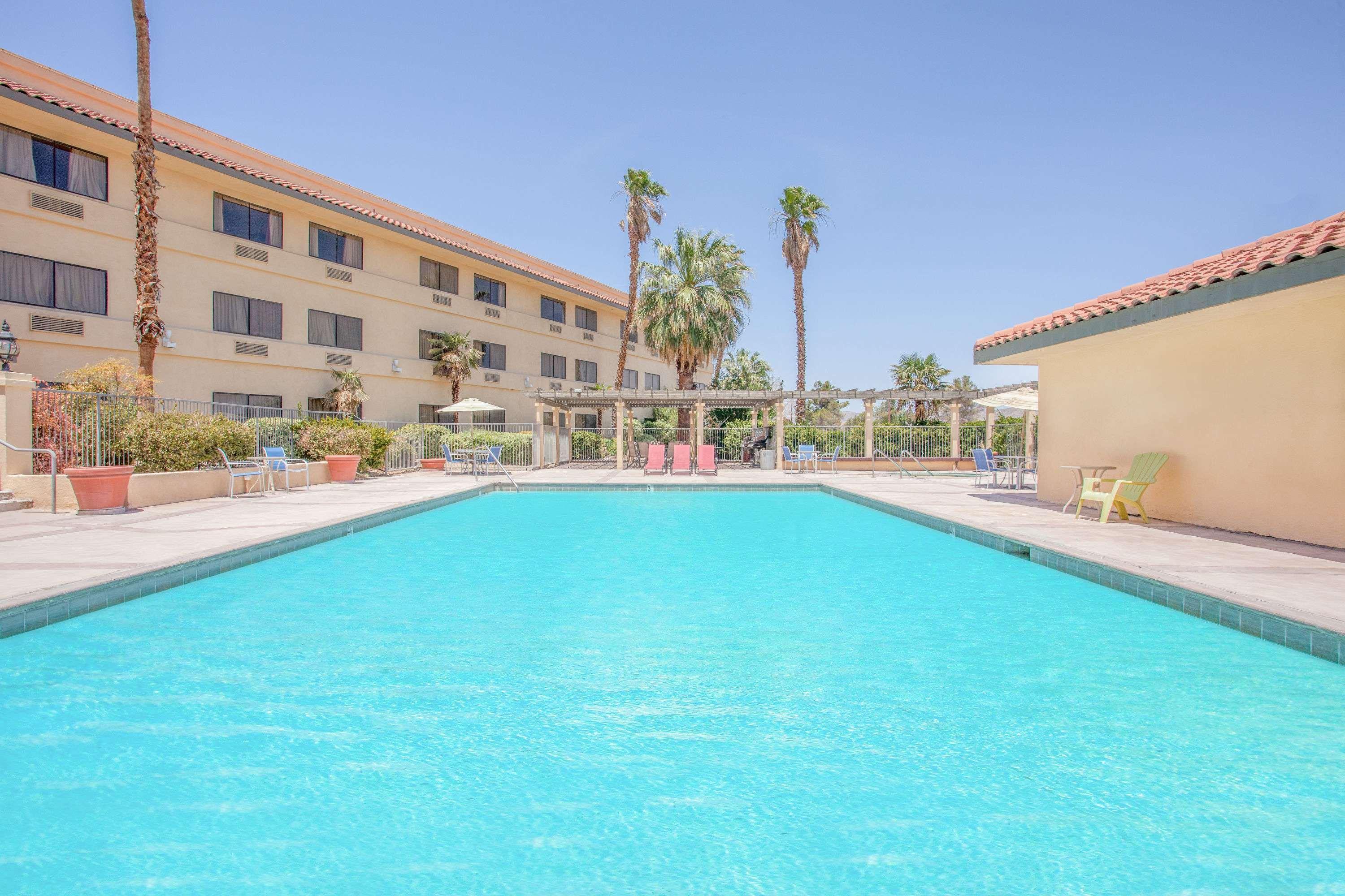Ramada By Wyndham Barstow Hotel Luaran gambar
